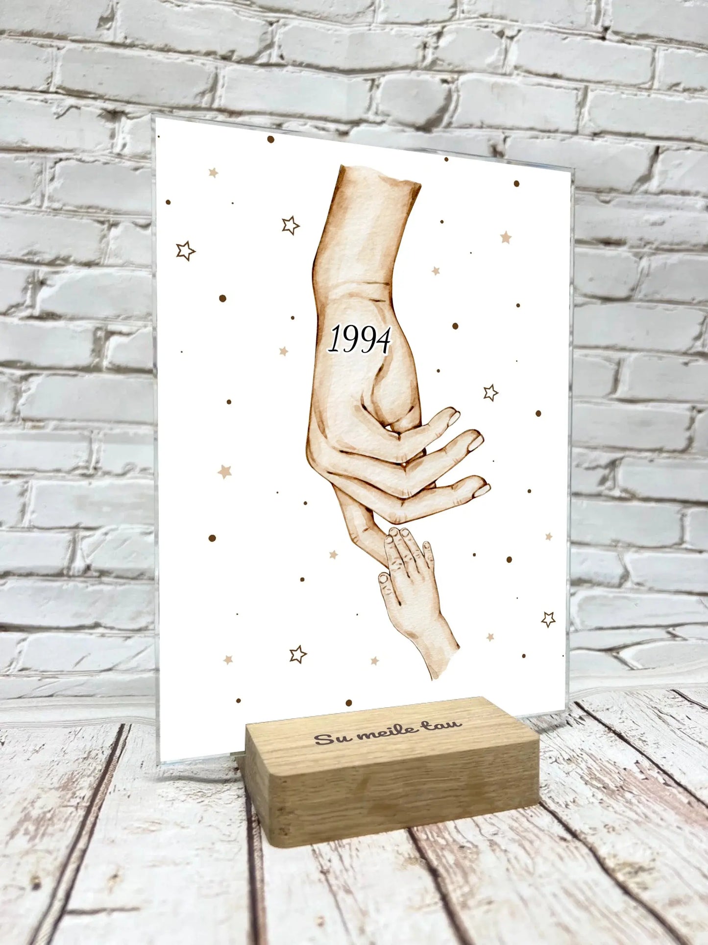 Personalizuota "Mama ir 1-4 vaikai susikibę už rankų" iliustracija ant stiklo  Stiklas -  dovanokis.lt