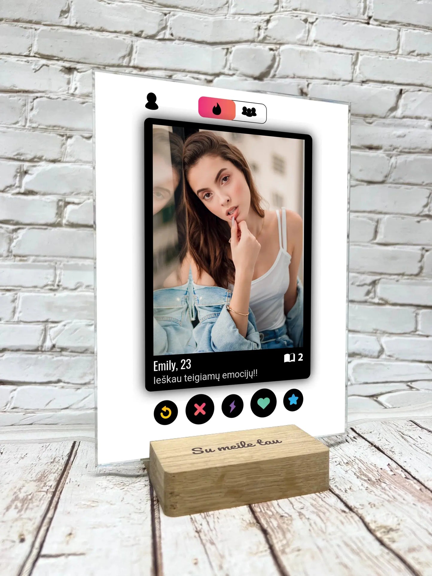 Personalizuotas "Tinder" dizaino kūrinys ant stiklo su jūsų nuotrauka ir tekstu  Stiklas -  dovanokis.lt