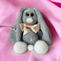 Zuikis ilgomis ausimis (35cm) įvairių spalvų - Nerti žaislai - Gimtadienis, Kalėdos ir Naujieji metai, Kūdikiams, Kūdikis, Melsva, Mietine, Nerti žaislai, Not-on-sale, Persikinė, Pilka, Rožinė - Rankų darbo Zuikutė pagaminta is 100% hipoalerginių siūlųSiū