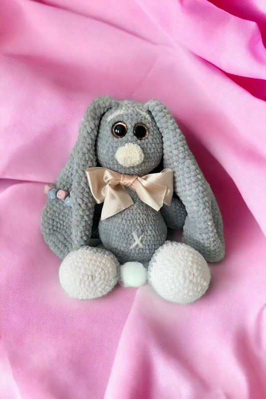 Zuikis ilgomis ausimis (35cm) įvairių spalvų - Nerti žaislai - Gimtadienis, Kalėdos ir Naujieji metai, Kūdikiams, Kūdikis, Melsva, Mietine, Nerti žaislai, Not-on-sale, Persikinė, Pilka, Rožinė - Rankų darbo Zuikutė pagaminta is 100% hipoalerginių siūlųSiū