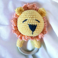 Nerti rankų darbo žaislai – barškučiai ir kramtukai vaikams - Kramtukai & Barškučiai - Balta, Barškučiai, Gimtadienis, Kalėdos ir Naujieji metai, Kramtukai, Kūdikiams, Kūdikis, Mėlyna, Not-on-sale - Megzti, nerti ir mediniai žaislai turi ypatingos energij