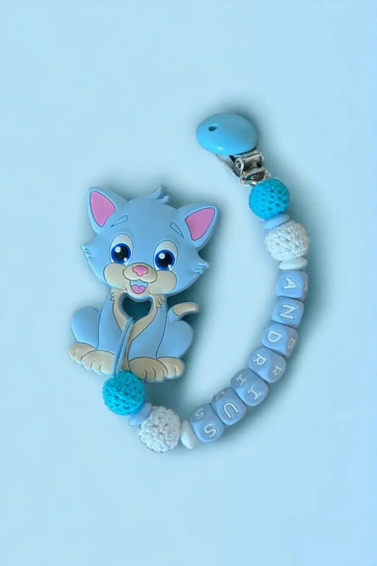 Vardinis Čiulptuko laikiklis su kramtuku - Vardinis - Gimtadienis, Kalėdos ir Naujieji metai, Kramtukai, Kūdikiams, Kūdikis, Not-on-sale, Vardas - Čiulptuko laikiklis su kramtuku. Silikoninis kramtukas – puikus žaislas kūdikiui, kuris ne tik užima mažylį,