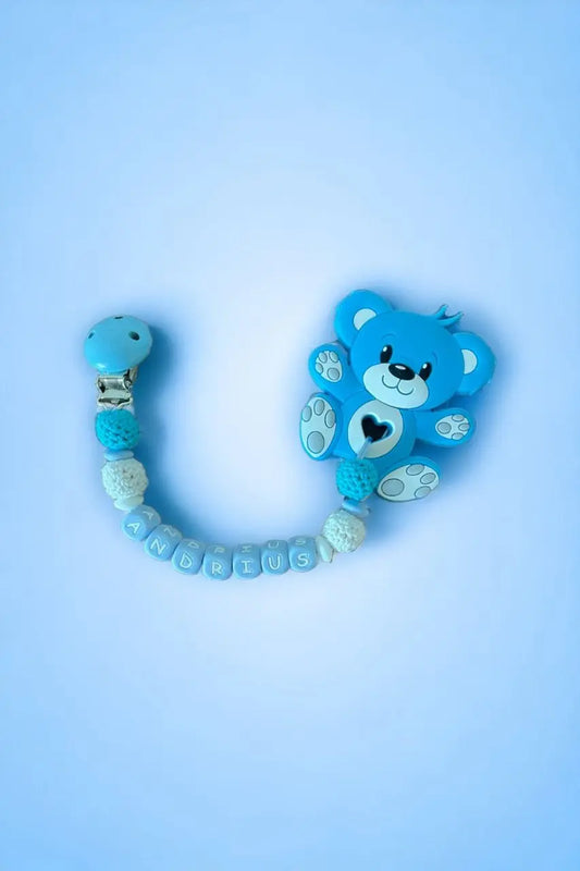 Vardinis Čiulptuko laikiklis su kramtuku - Vardinis - Gimtadienis, Kalėdos ir Naujieji metai, Kramtukai, Kūdikiams, Kūdikis, Not-on-sale, Vardas - Čiulptuko laikiklis su kramtuku. Silikoninis kramtukas – puikus žaislas kūdikiui, kuris ne tik užima mažylį,