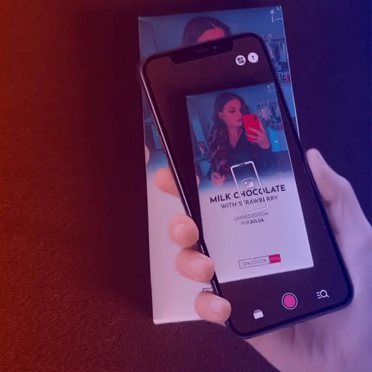 Gyvos nuotraukos mūsų gaminiams (papildytoji realybė) - Personalized products - ar, augmented reality, hidden, live photo, Not-on-sale - Papildyta realybė (AR) yra technologija, kuri išplečia mūsų pasaulį, pridedant jam interaktyvių funkcijų. Jūsų nuotrau